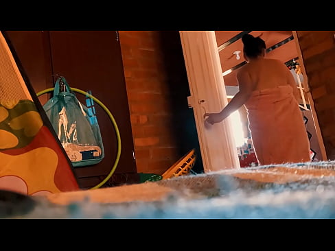 ❤️ Mano dėdė seka paskui mane į dušą, jis dulkina mane, kol aš prausiuosi duše. ❤ Seks video prie mūsų lt.myteporn.ru ☑