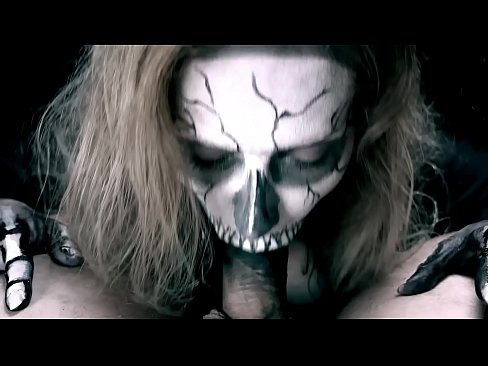 ❤️ Demoniška mergina čiulpia varpą savo juoda burna ir ryja spermą. ❤ Seks video prie mūsų lt.myteporn.ru ☑