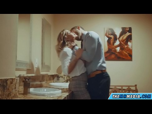❤️ Kai krūtininga blondinė vilioja tave viešajame tualete ❤ Seks video prie mūsų lt.myteporn.ru ☑